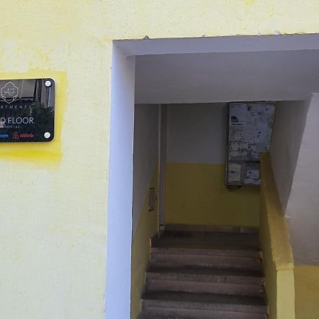 Center Apartment Тирана Екстер'єр фото