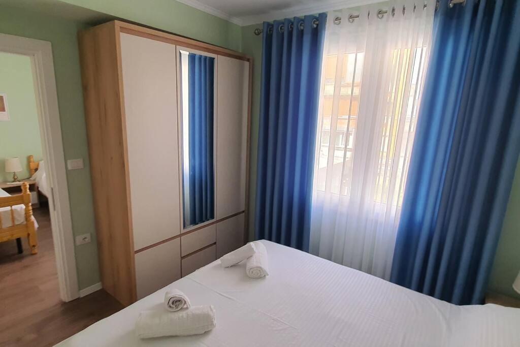 Center Apartment Тирана Екстер'єр фото